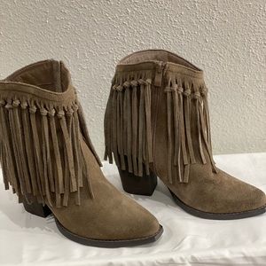 Fringe booties Excellent condition